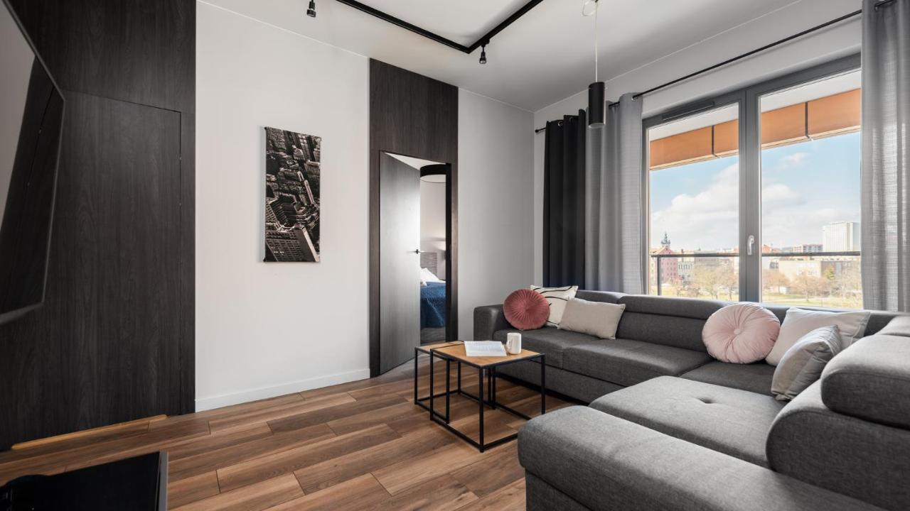 Flatbook - City Center Apartments Brabank With Parking กดัญสก์ ภายนอก รูปภาพ