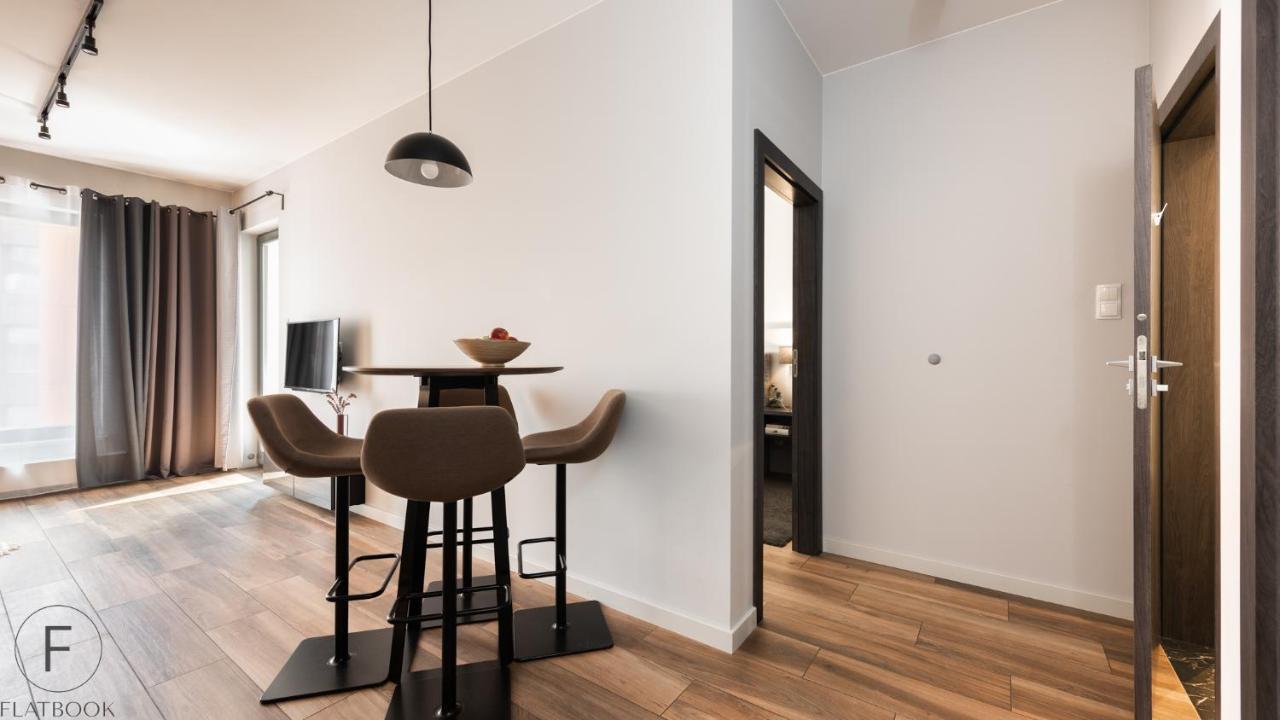 Flatbook - City Center Apartments Brabank With Parking กดัญสก์ ภายนอก รูปภาพ