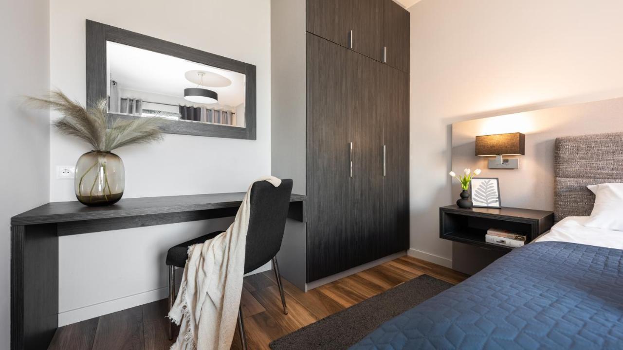 Flatbook - City Center Apartments Brabank With Parking กดัญสก์ ภายนอก รูปภาพ
