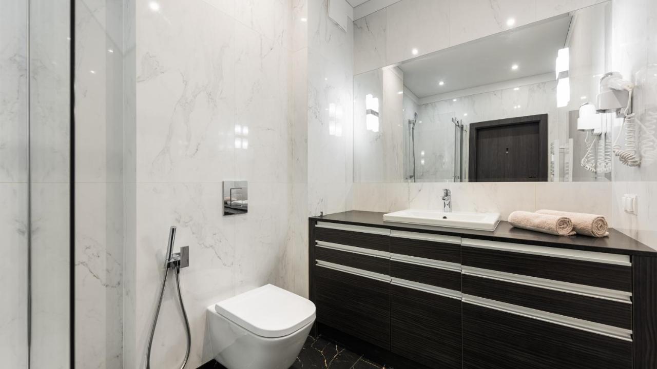 Flatbook - City Center Apartments Brabank With Parking กดัญสก์ ภายนอก รูปภาพ