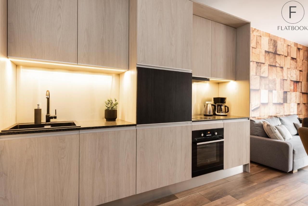 Flatbook - City Center Apartments Brabank With Parking กดัญสก์ ภายนอก รูปภาพ